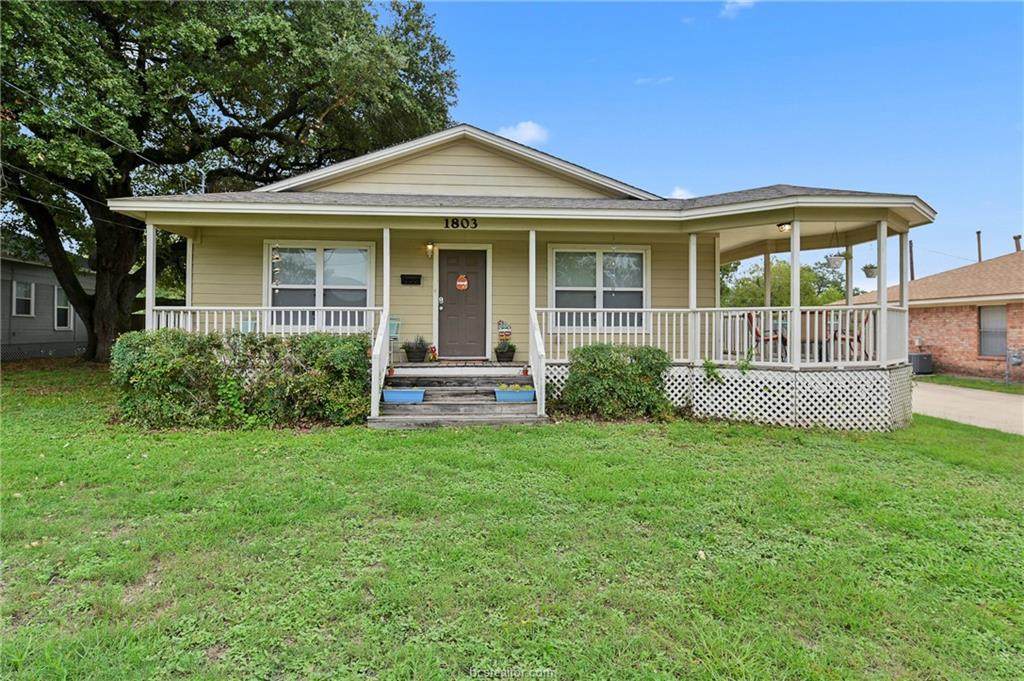 1803 College Avenue - Photo 1