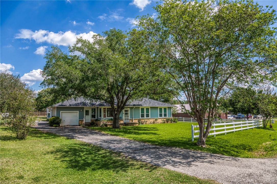 1524 Highway 159 - Photo 1