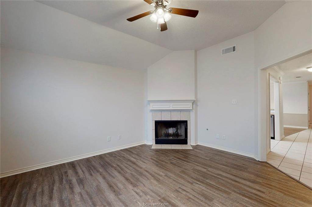 https://bt-photos.global.ssl.fastly.net/bcsmls/orig_boomver_1_26003781-2.jpg