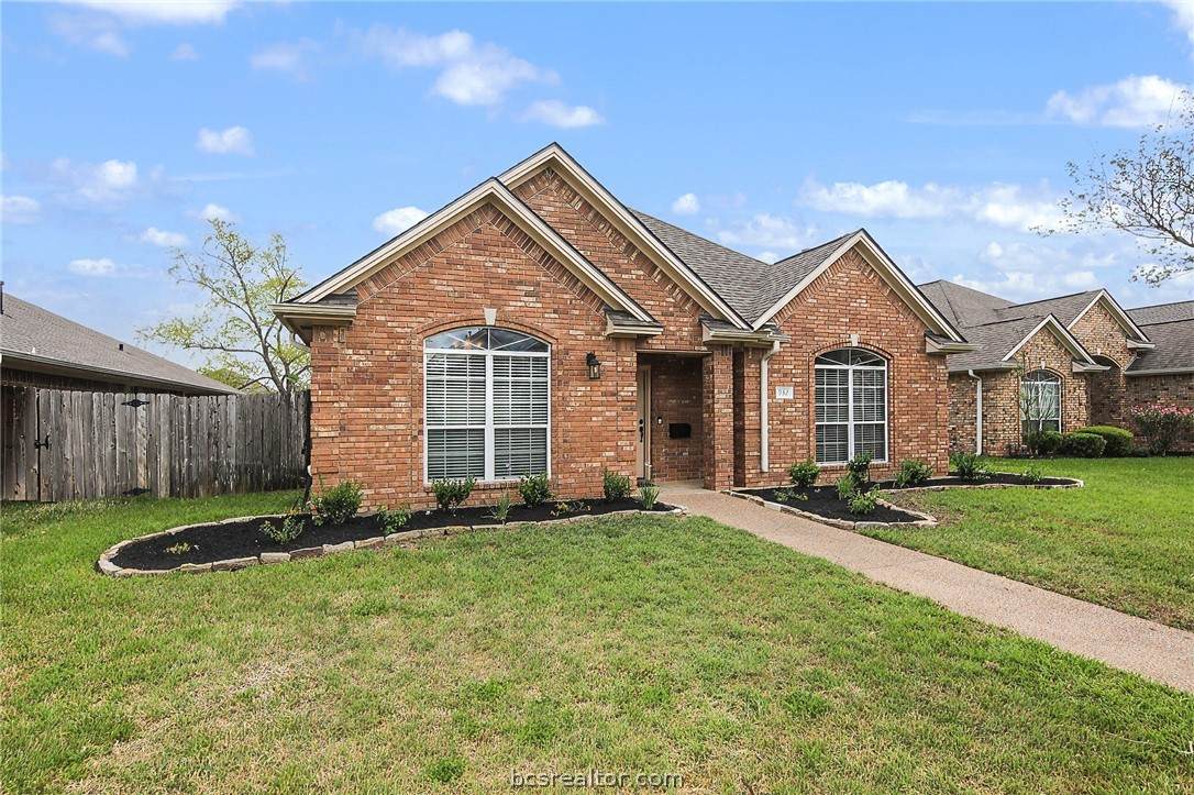 932 Dove Landing Avenue - Photo 1