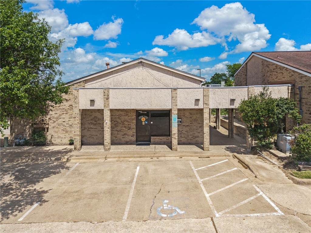 2701 29th Street - Photo 1