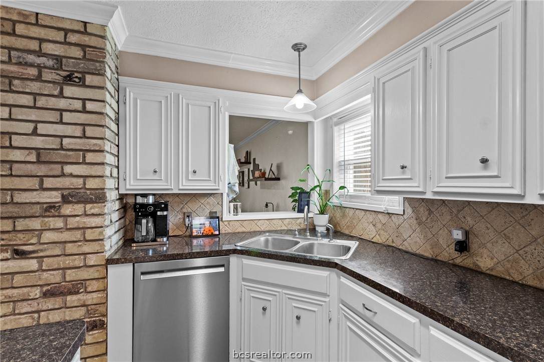 https://bt-photos.global.ssl.fastly.net/bcsmls/orig_boomver_1_26004136-2.jpg