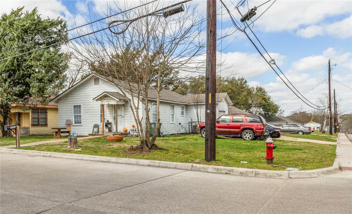 1012 Columbus Avenue - Photo 1