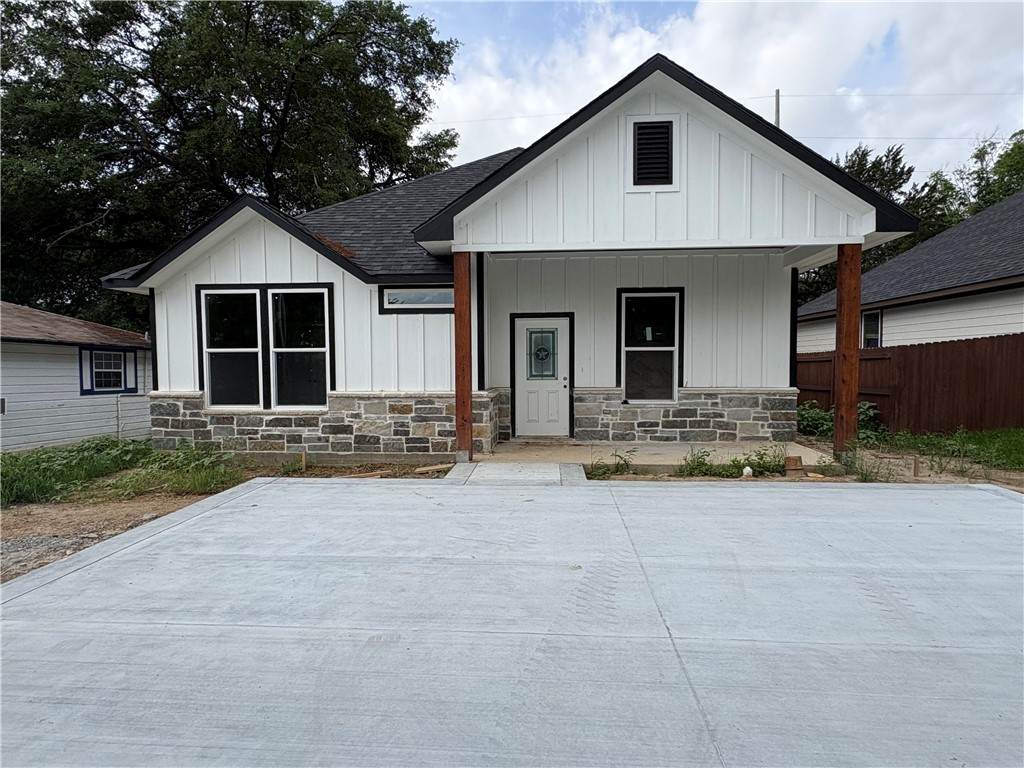 1403 Clark Street - Photo 1