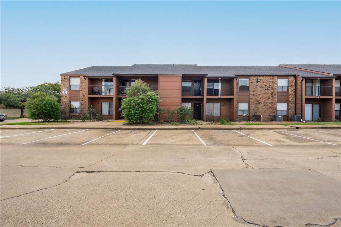 904 University Oaks Boulevard - Photo 1