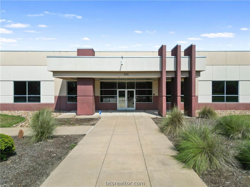3101 University Drive - Photo 1