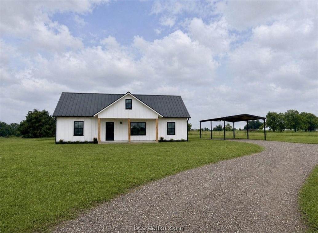 1446 County Road 215 - Photo 1