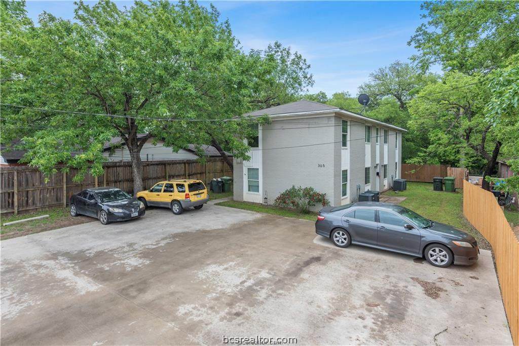 305 Ehlinger Drive - Photo 1