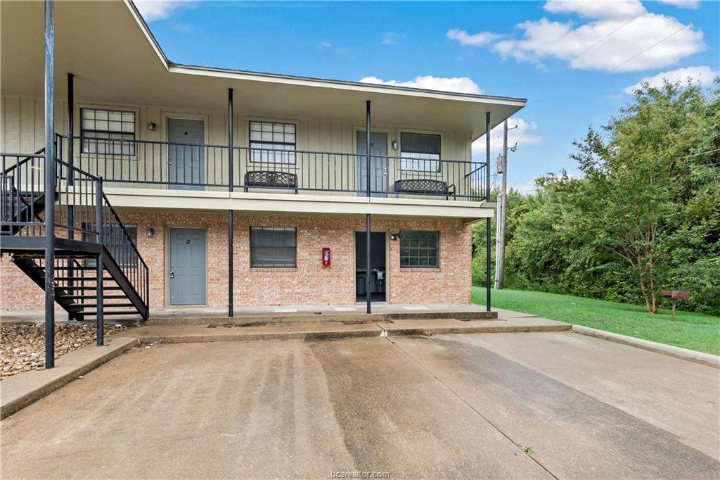 607 Wades Way - Photo 1