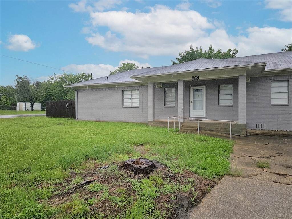 801 Ash Street - Photo 1