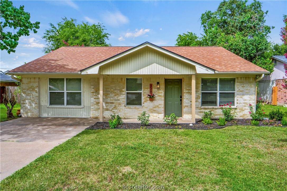 3207 Heatherwood Drive - Photo 1