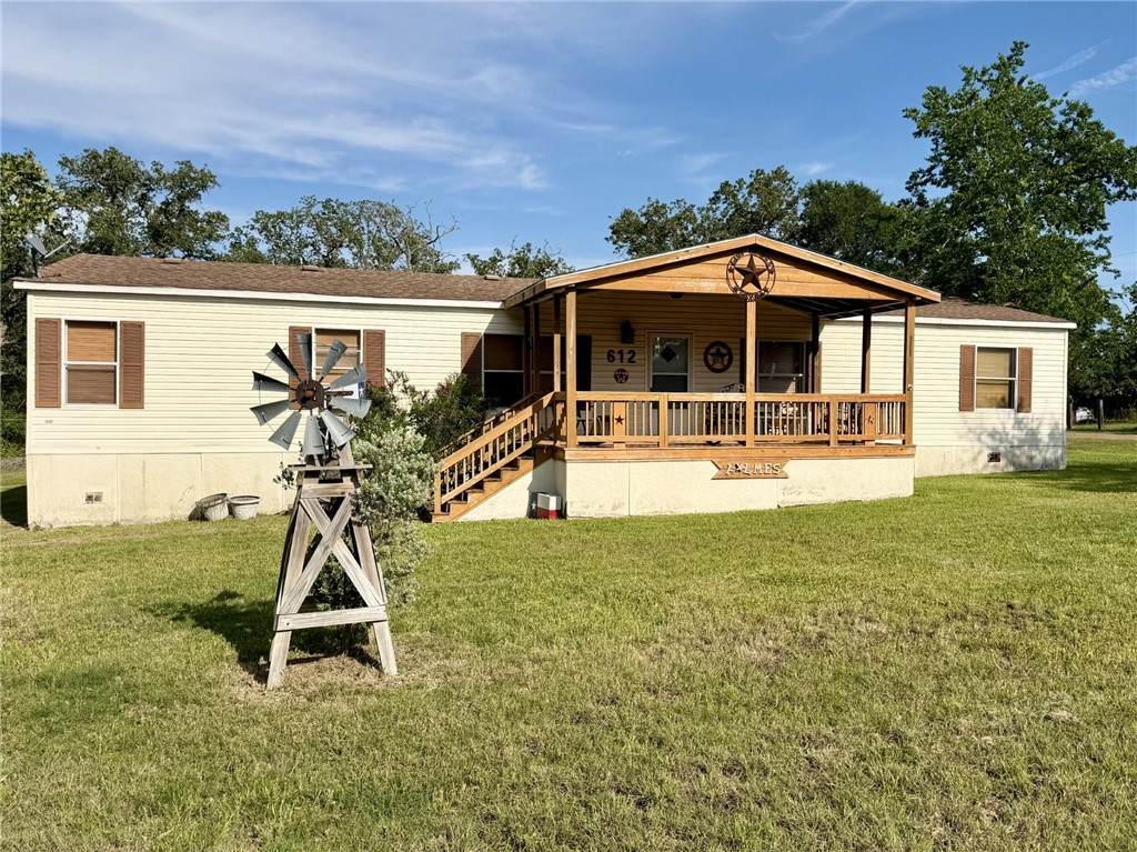 612 Sweetgum Ln - Photo 1