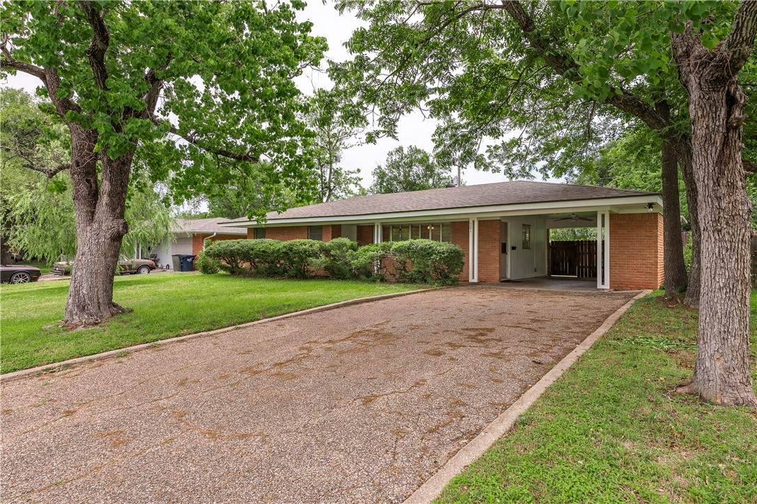 501 Helena Street - Photo 1