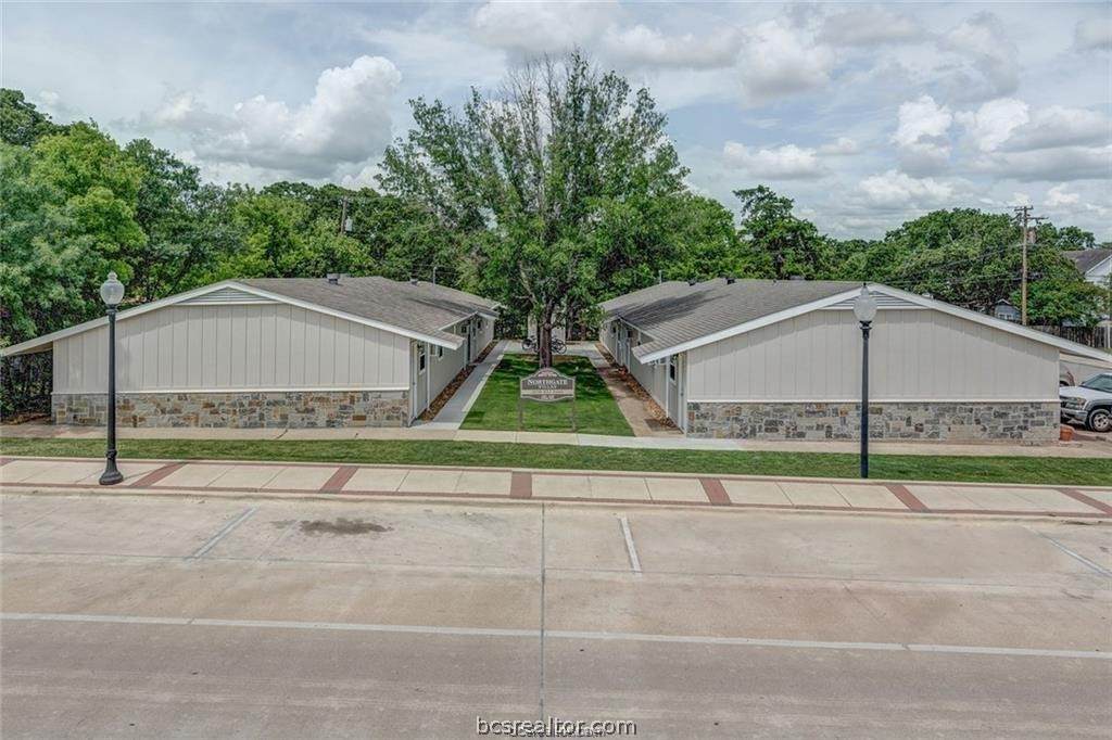 4305-4309 College Main Street - Photo 1
