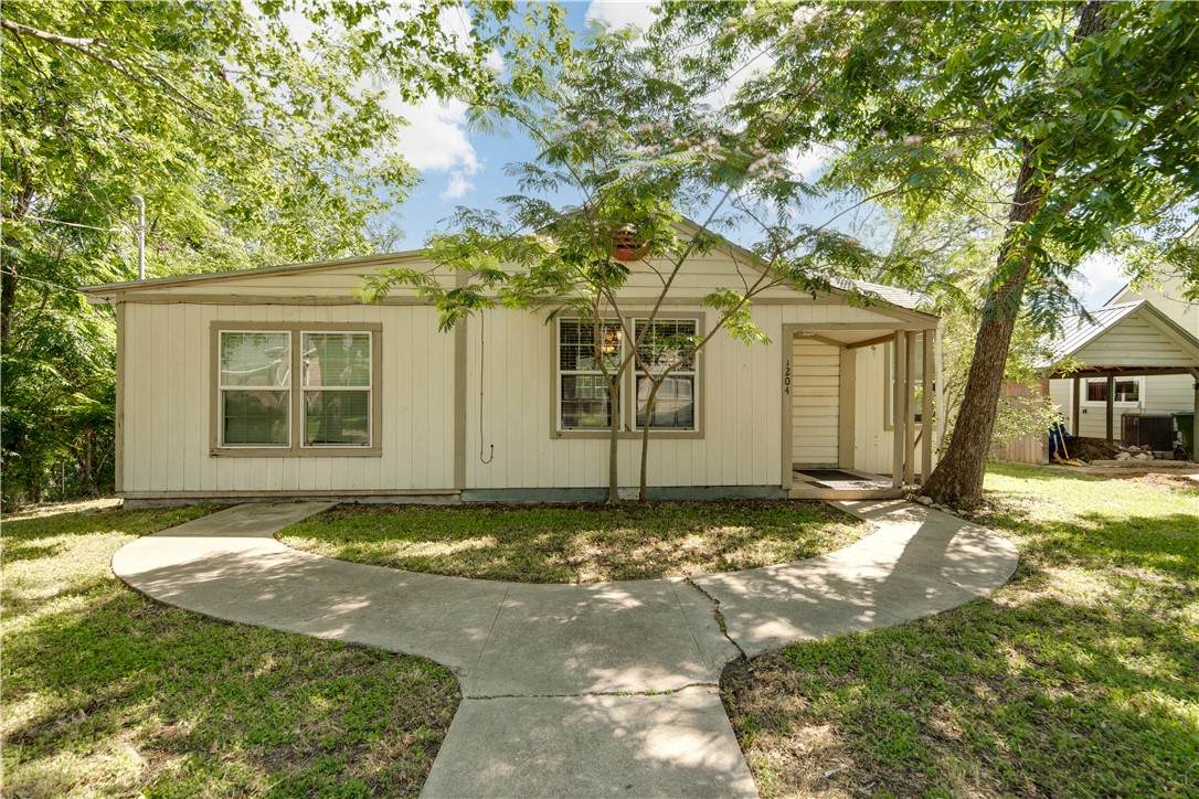 1204 28th Street - Photo 1