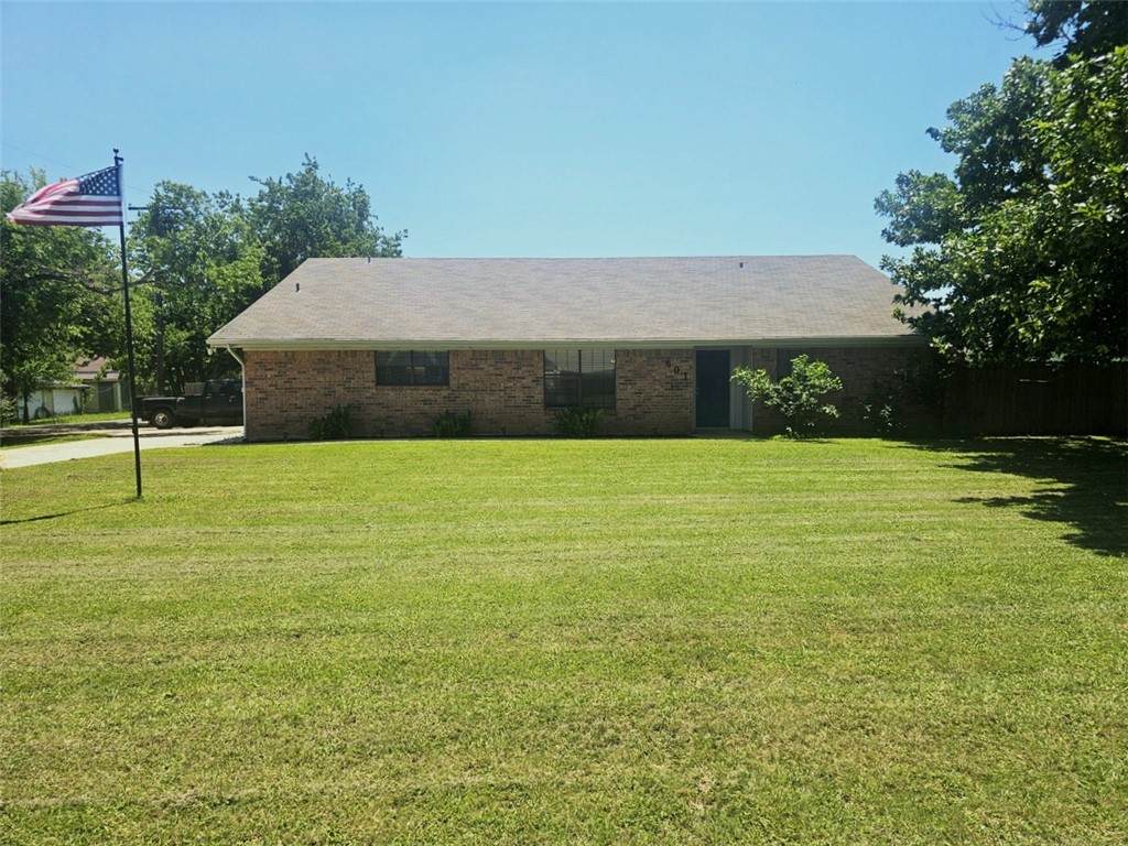601 Rogers - Photo 1