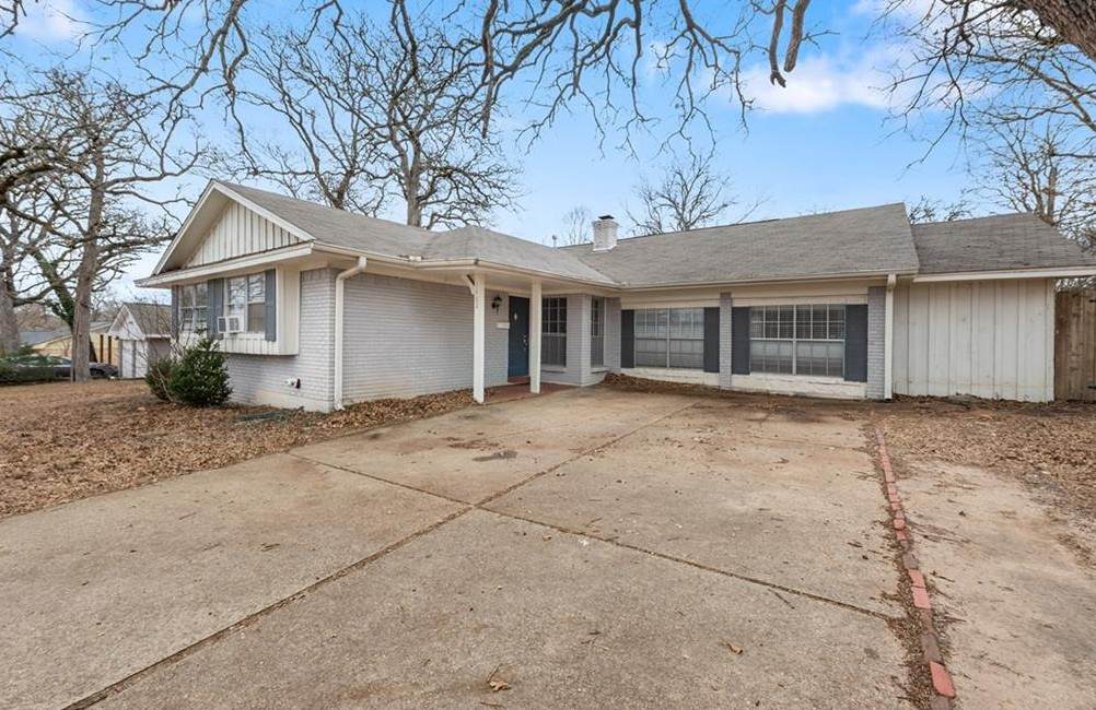 1402 Dominik Drive - Photo 1
