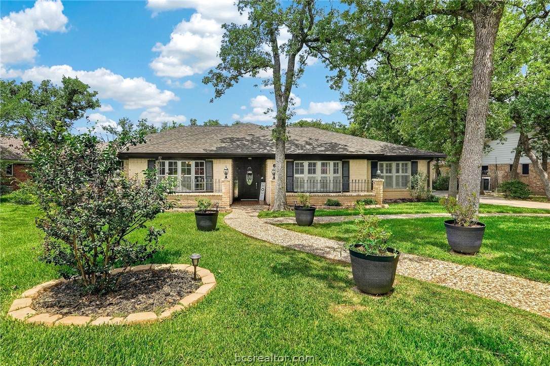 1022 Rose Circle - Photo 1