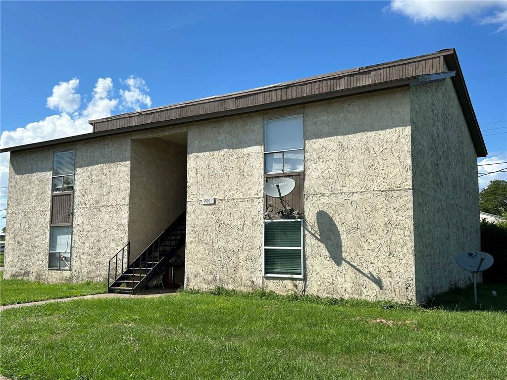 2801 Cypress Bend Circle - Photo 1