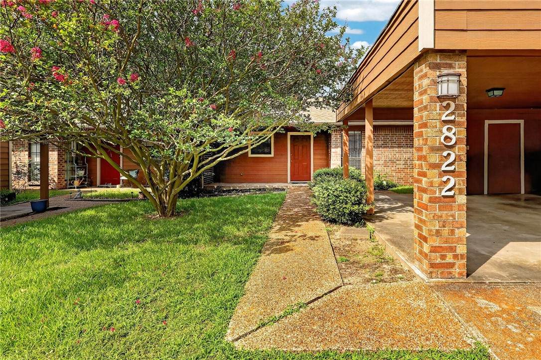 2822 Oakside Drive - Photo 1