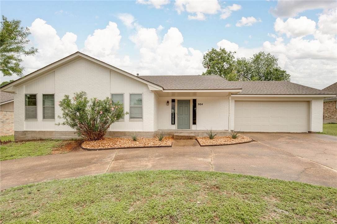 904 Holleman Drive - Photo 1