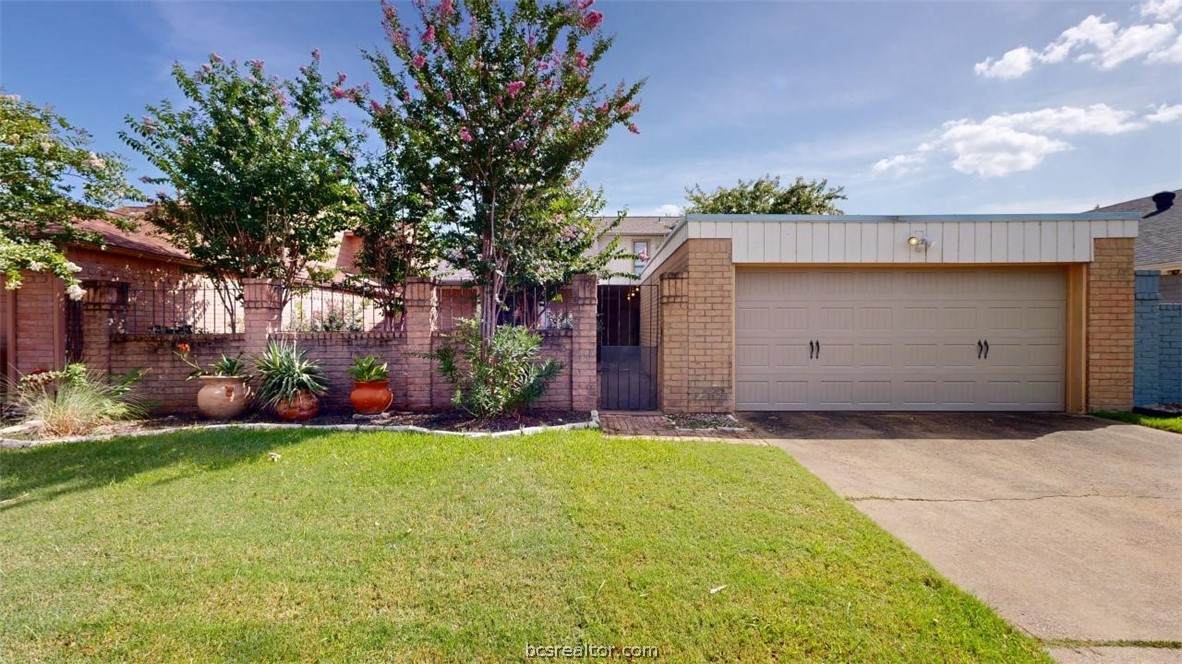 3004 Gleneagles Court - Photo 1