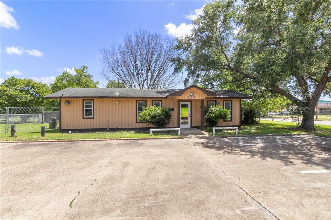 607 Martin Luther King Jr Street - Photo 1