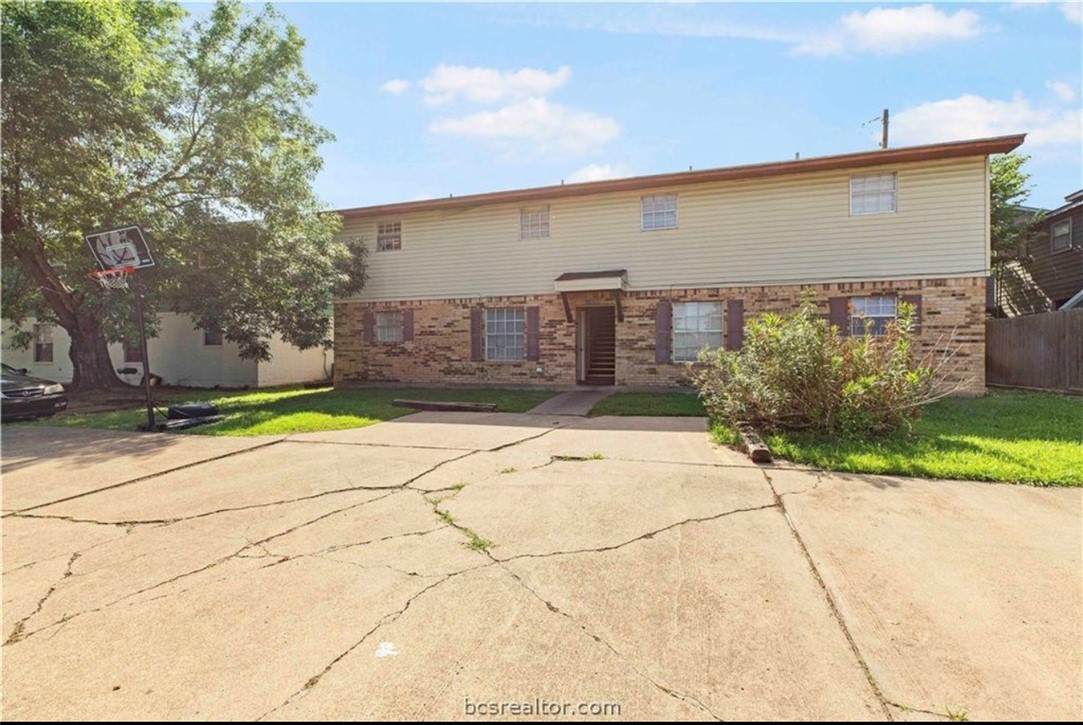 2400 Jaguar Drive - Photo 1
