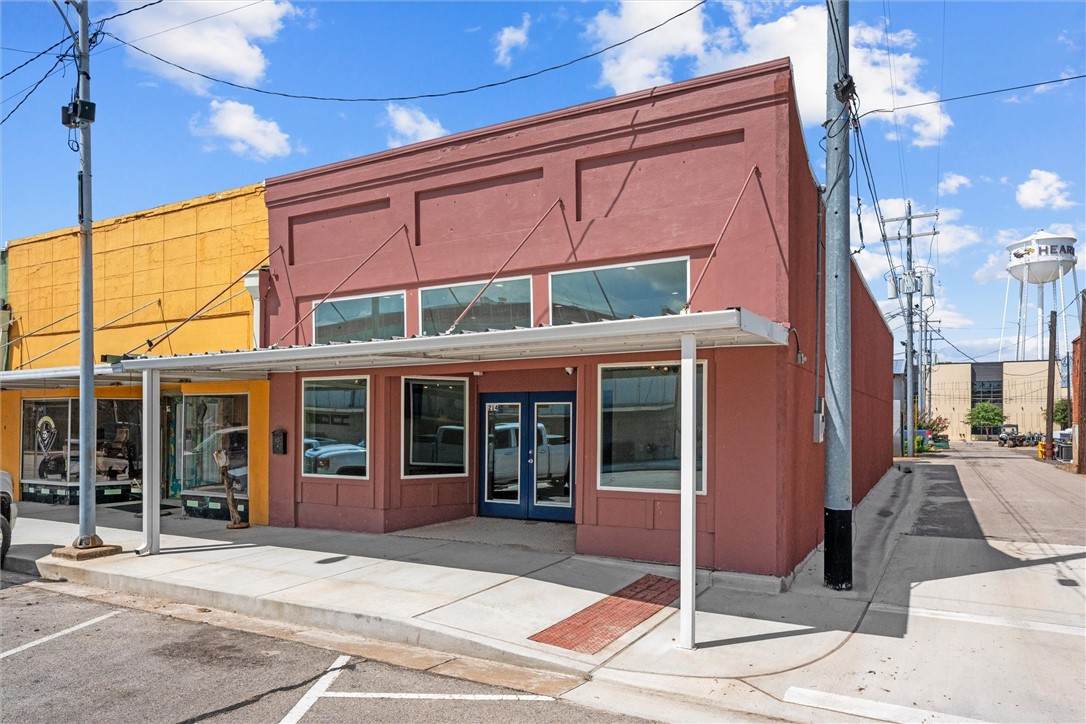 214 Magnolia Street - Photo 1