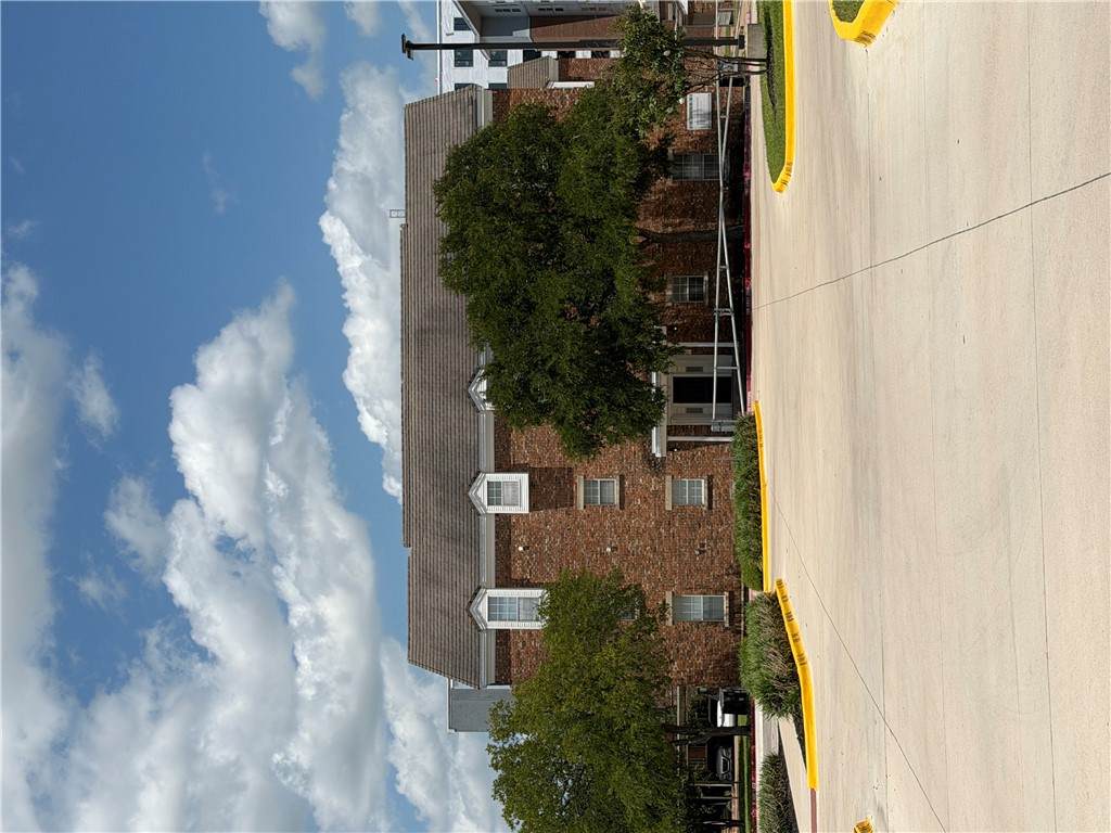 400 Nagle Street - Photo 1