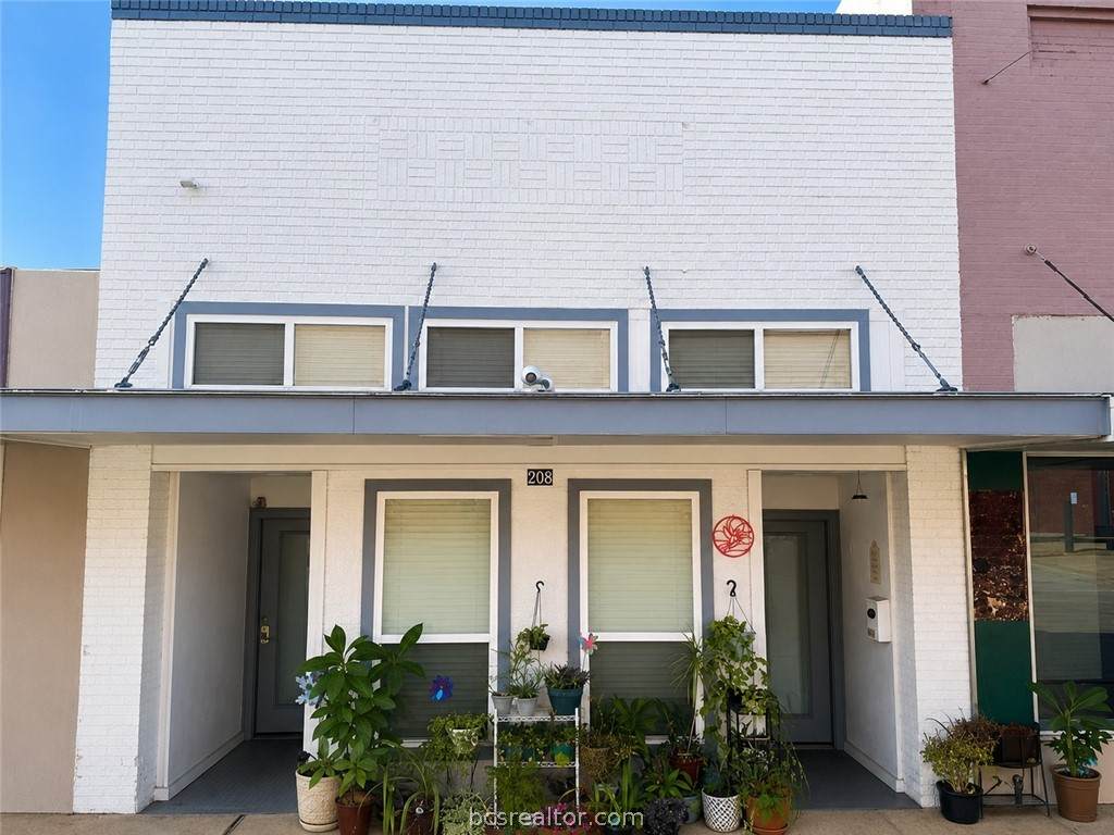 205 Buck Street - Photo 1