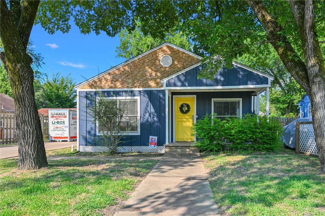 1207 26th Street - Photo 1
