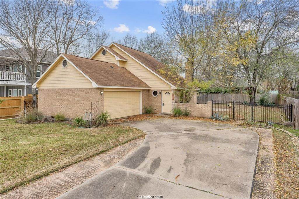 1203 Hardwood Lane - Photo 1
