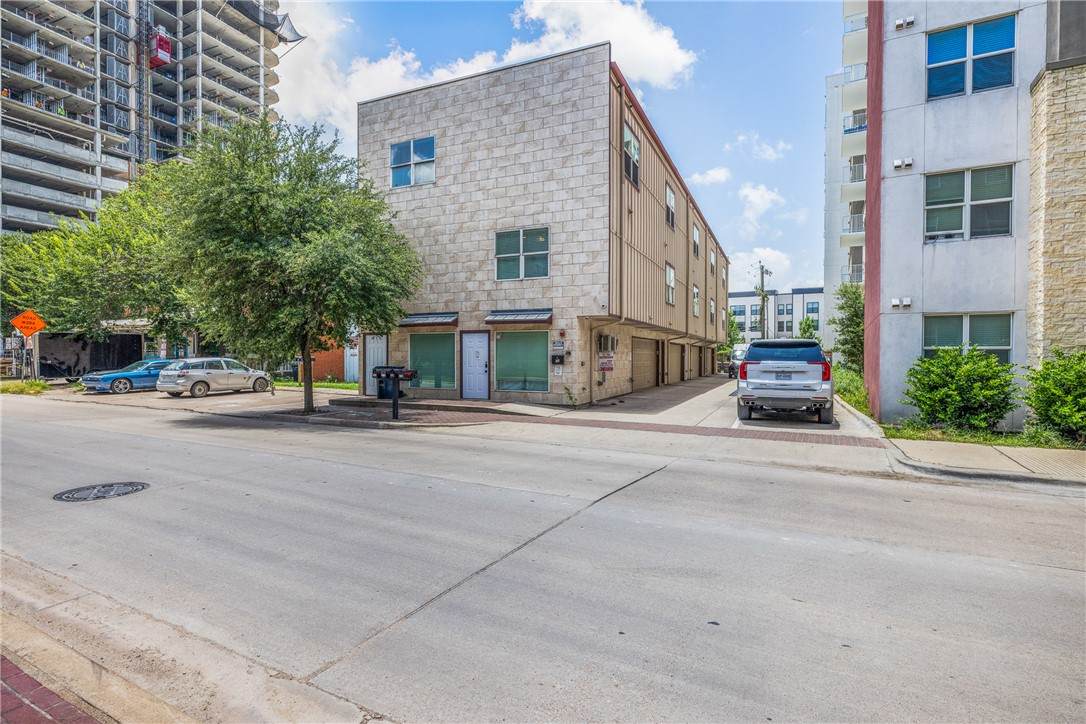 307 Boyett Street - Photo 1
