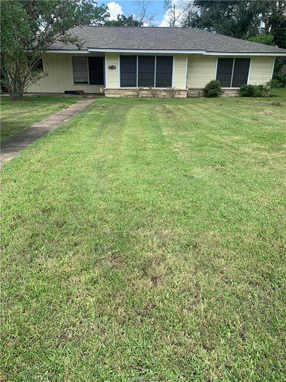 318 Fairway Drive - Photo 1