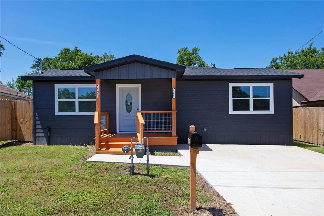 1121 Lowery Street - Photo 1