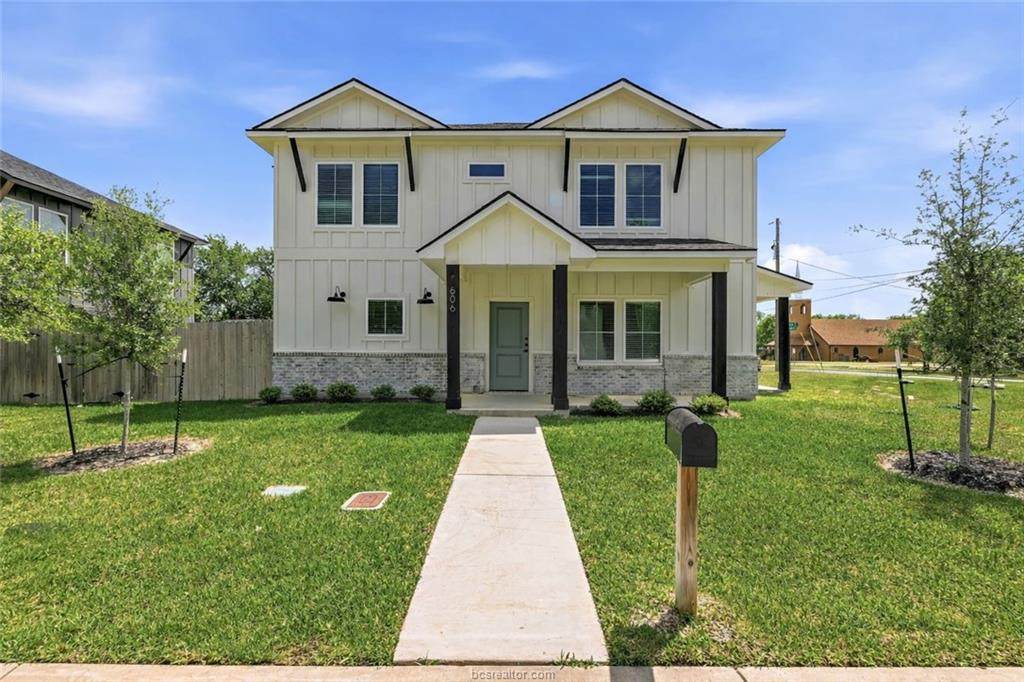 606 Banks Street - Photo 1