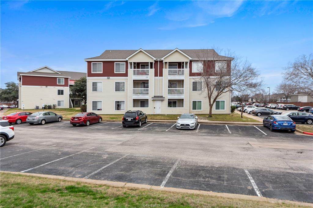 515 Southwest Parkway - Photo 1