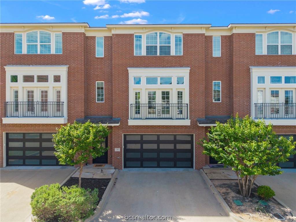 210 Tarrow Street - Photo 1