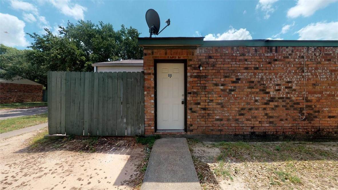 725 Peppertree Drive - Photo 1