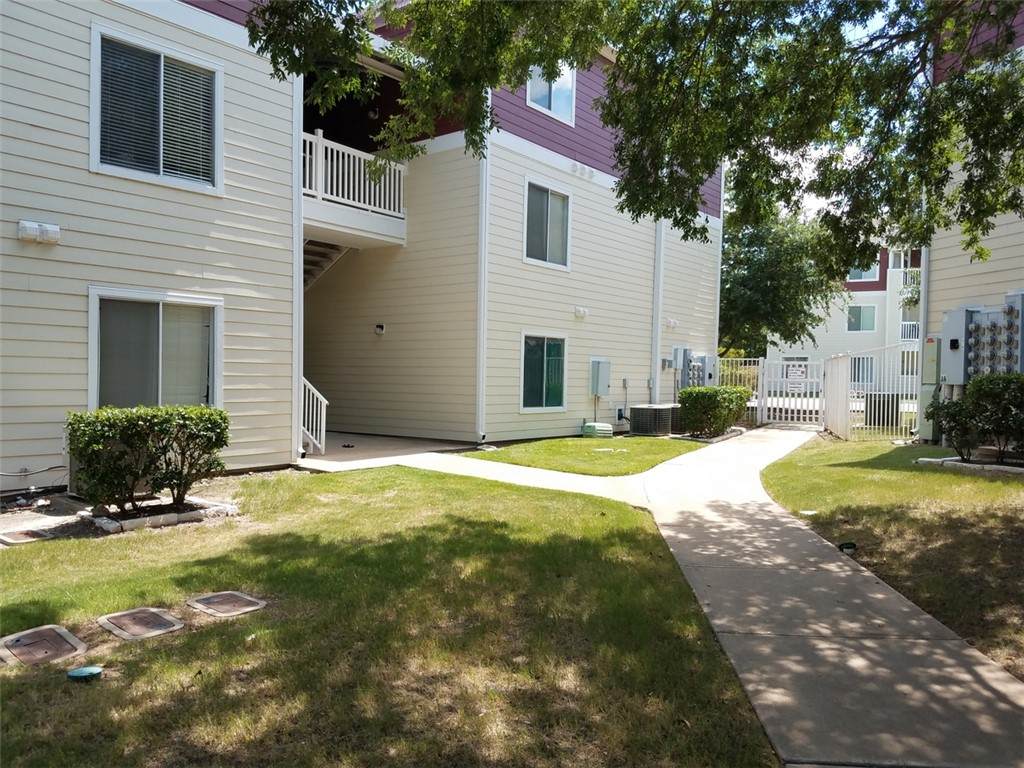 519 Southwest Parkway - Photo 1