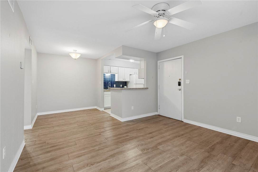 904 University Oaks - Photo 1
