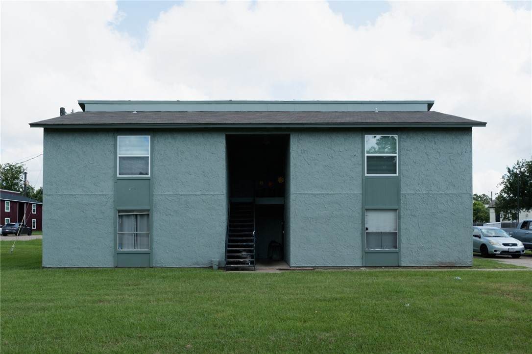 1501 Oakdale Circle - Photo 1