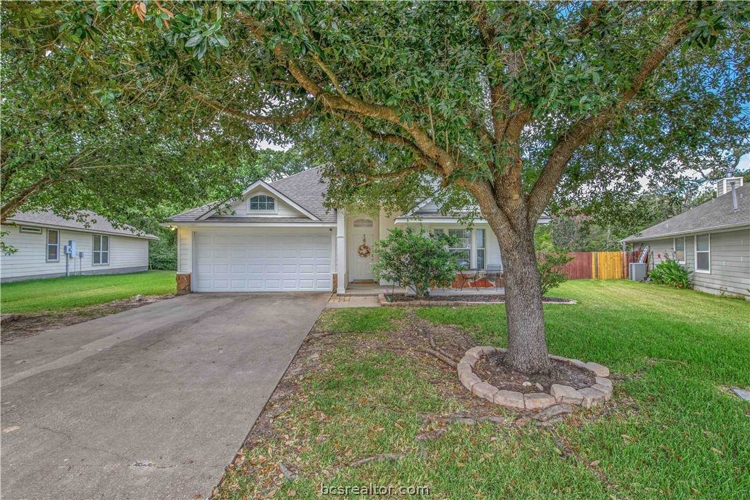 1721 Summerwood Loop - Photo 1