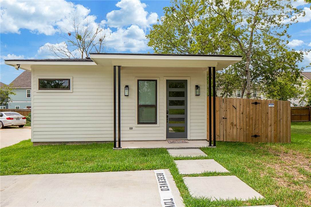 1104 Arizona Street - Photo 1