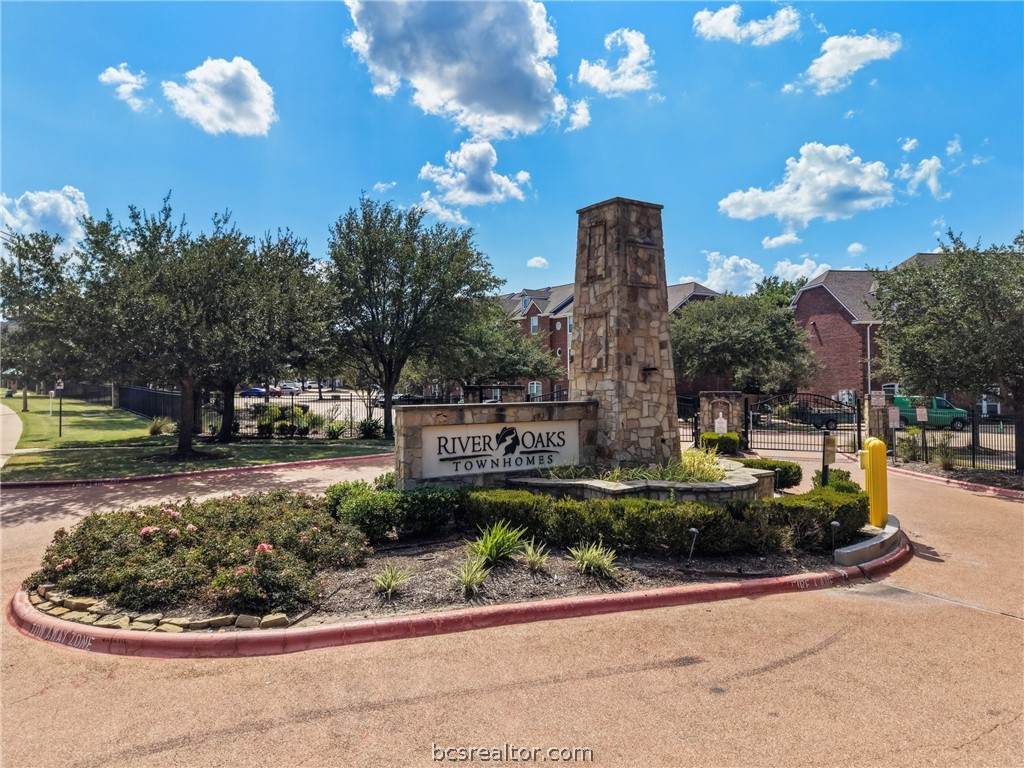 305 Holleman Drive - Photo 1