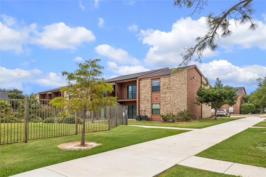 904 University Oaks Blvd. - Photo 1