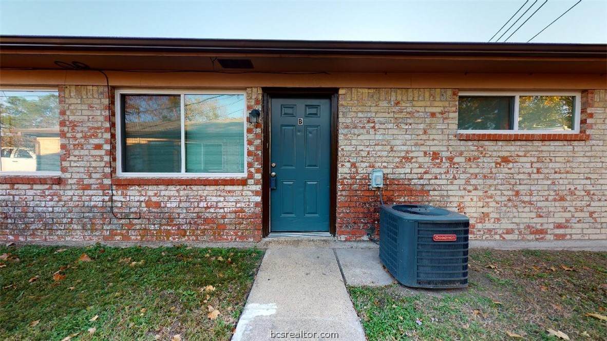 206 Lynn Drive - Photo 1