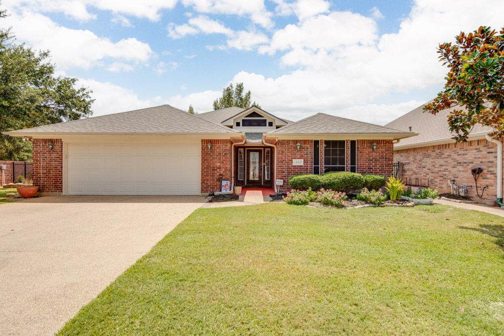 1320 Wilshire Court - Photo 1