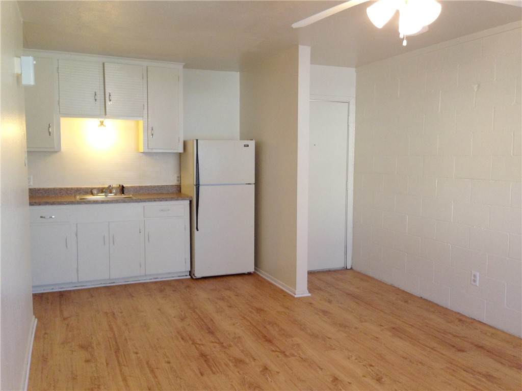 603 Foch Street - Photo 1